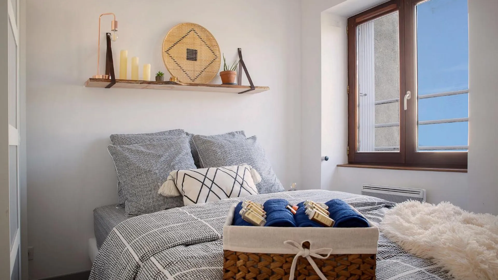 Duplex Lumineux 2 Chambres Centre Zone Pietonne Valence  0*, Valence (Drome)